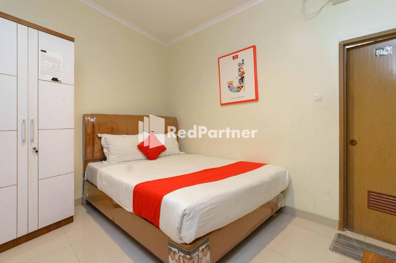 Jo Residence Syariah Redpartner Jakarta Exterior photo