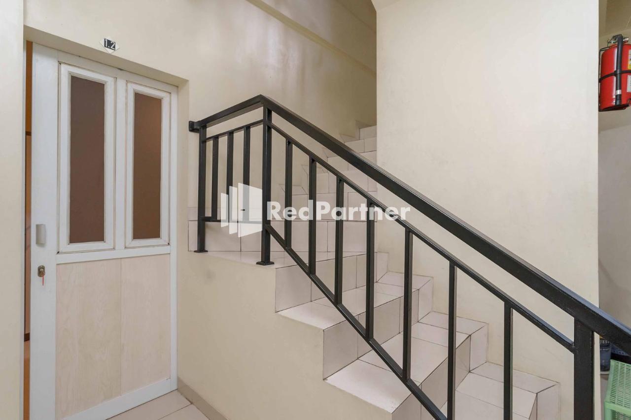 Jo Residence Syariah Redpartner Jakarta Exterior photo