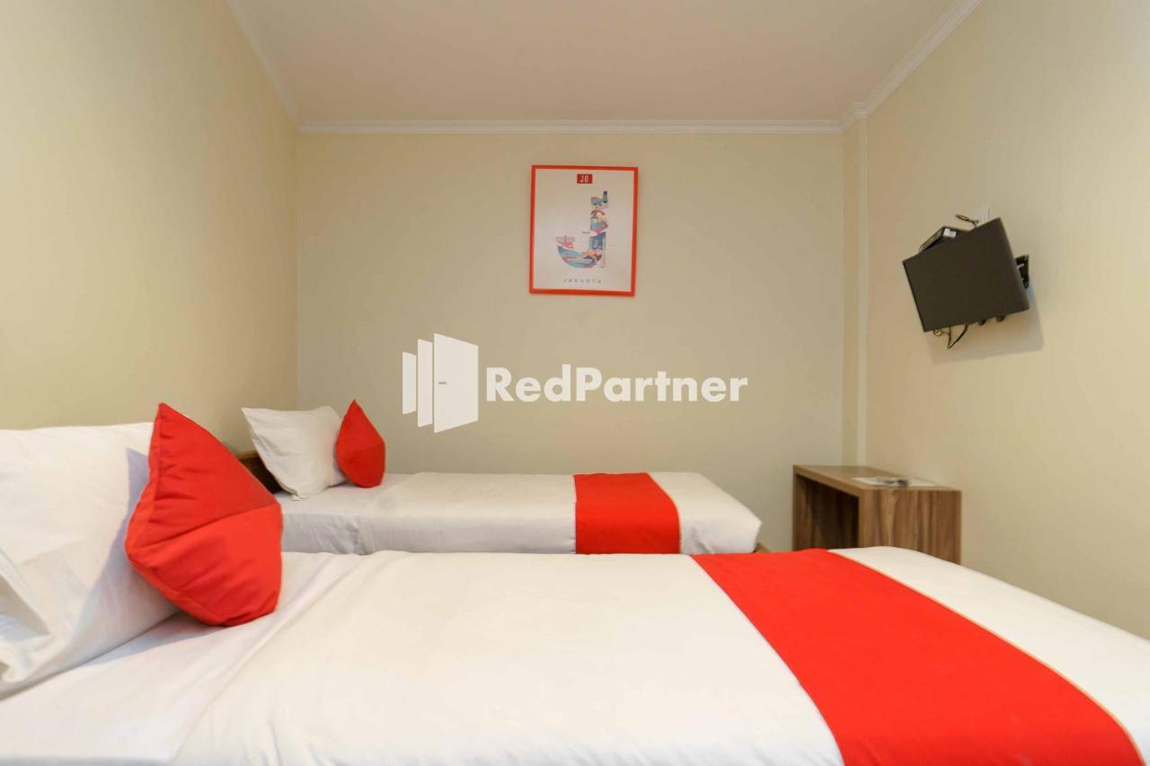 Jo Residence Syariah Redpartner Jakarta Exterior photo